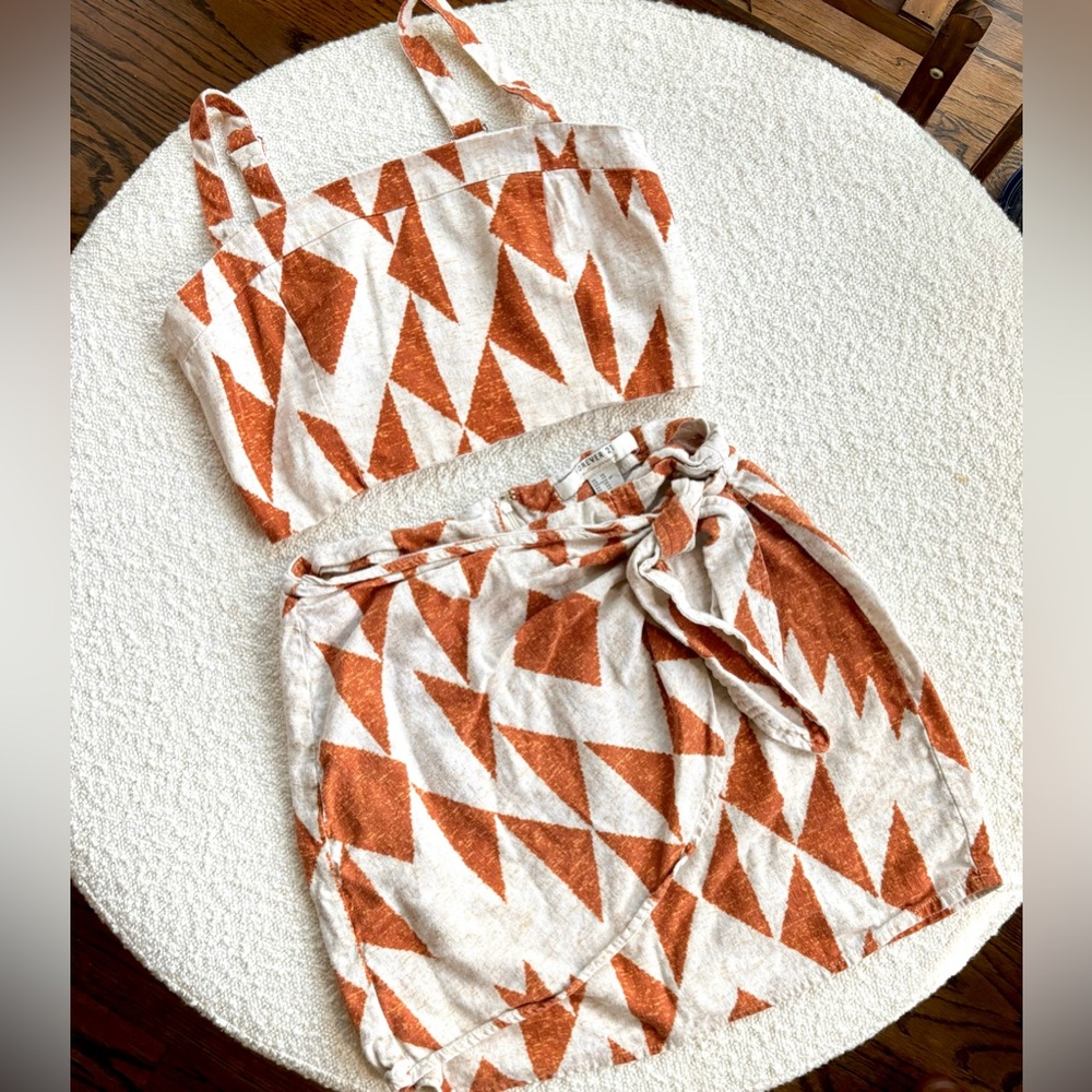 Forever 21 Contemporary XS/S Matching Top & Skirt Set Burnt Orange Aztec Print